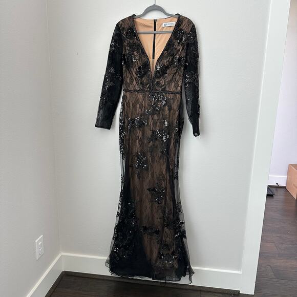 Mac Duggal EMBELLISHED LONG SLEEVE PLUNGE NECK TRUMPET GOWN Size 6 NWT - Picture 1 of 11